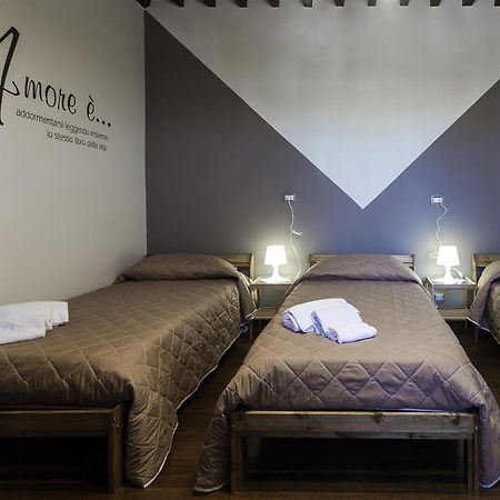 Flori'S Bed & Breakfast เวียเรจโจ ภายนอก รูปภาพ