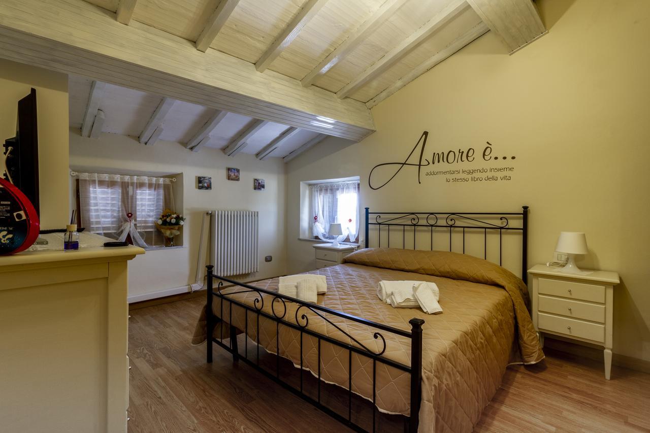Flori'S Bed & Breakfast เวียเรจโจ ภายนอก รูปภาพ