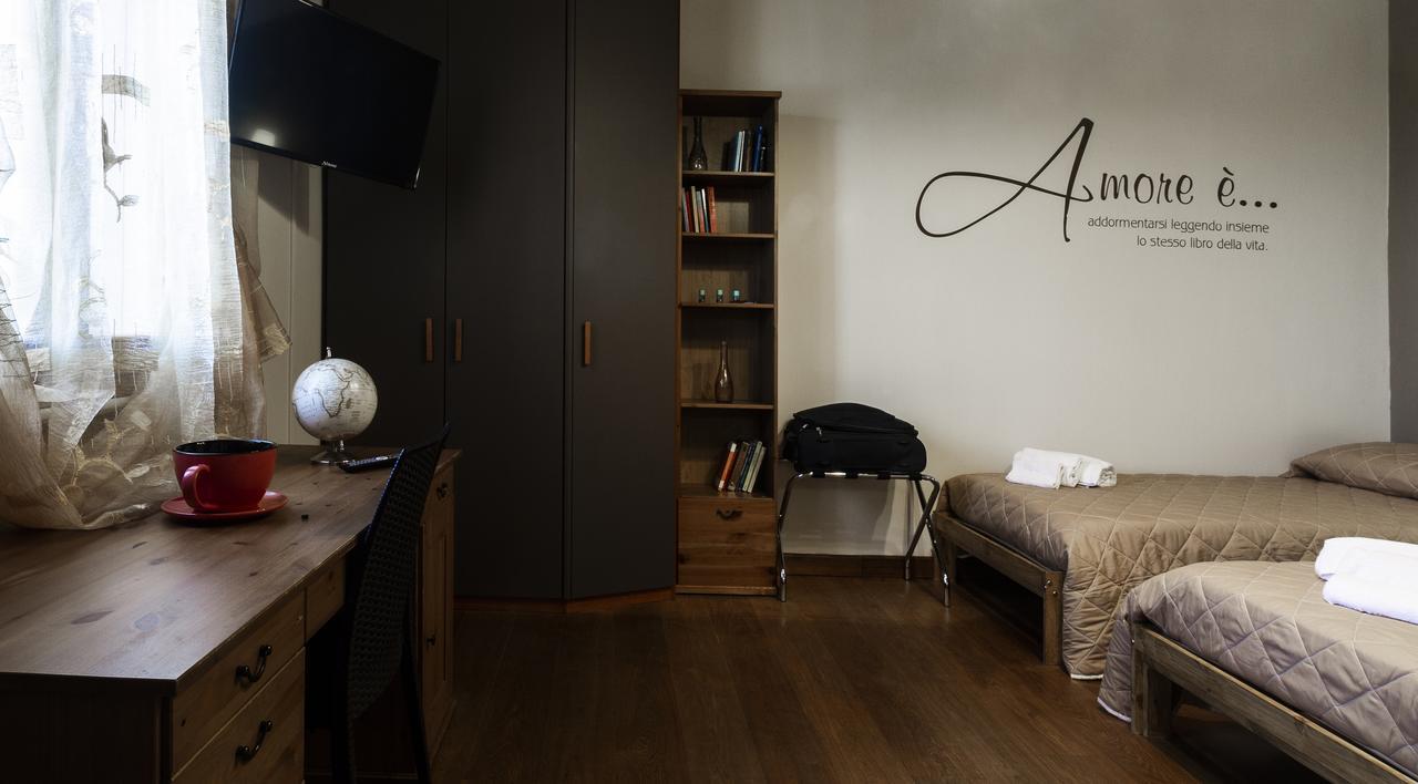 Flori'S Bed & Breakfast เวียเรจโจ ภายนอก รูปภาพ