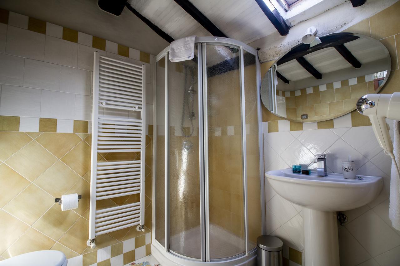 Flori'S Bed & Breakfast เวียเรจโจ ภายนอก รูปภาพ