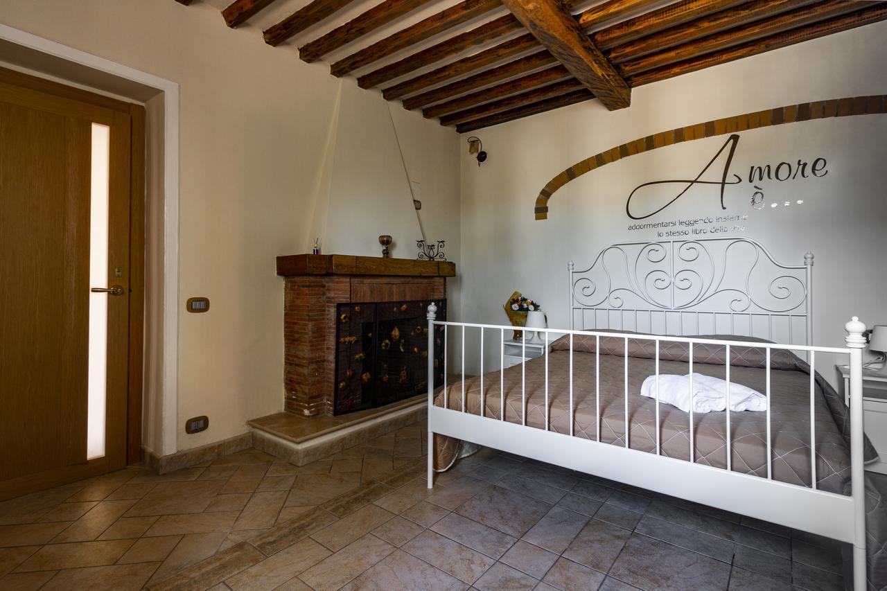 Flori'S Bed & Breakfast เวียเรจโจ ภายนอก รูปภาพ